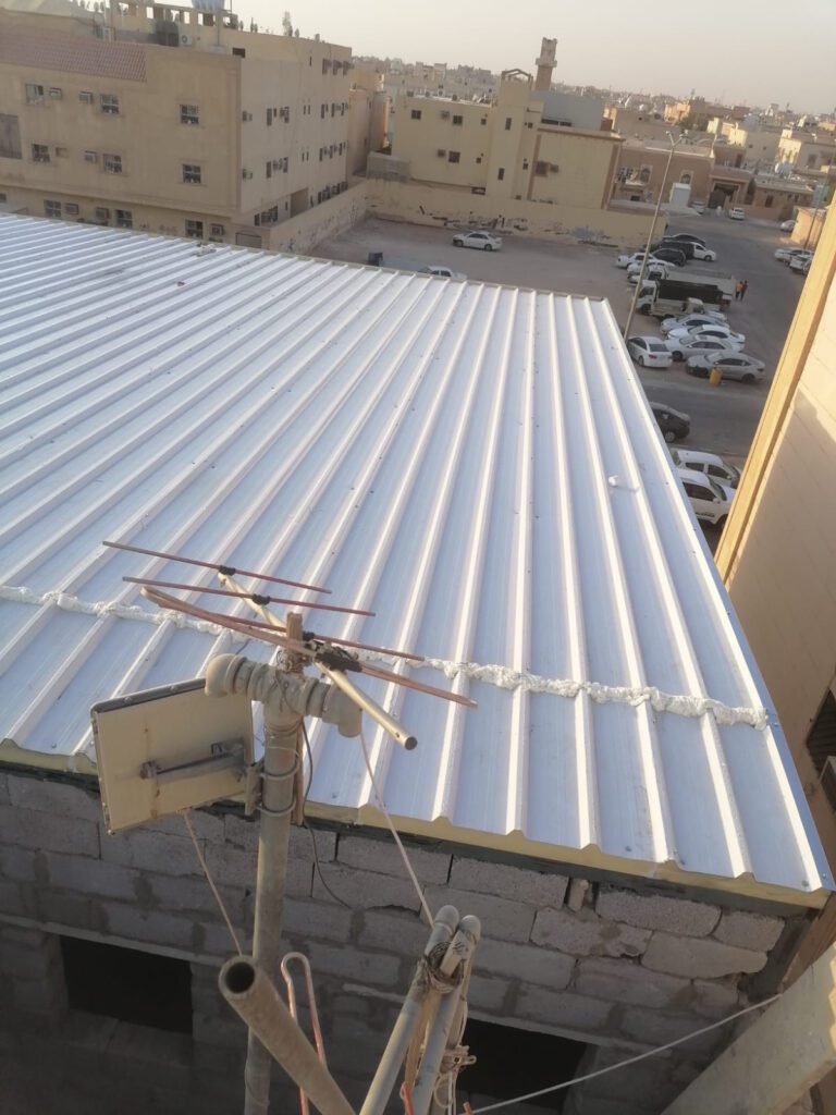سقف ساندوتش بانل عازل حراراي بجدة
